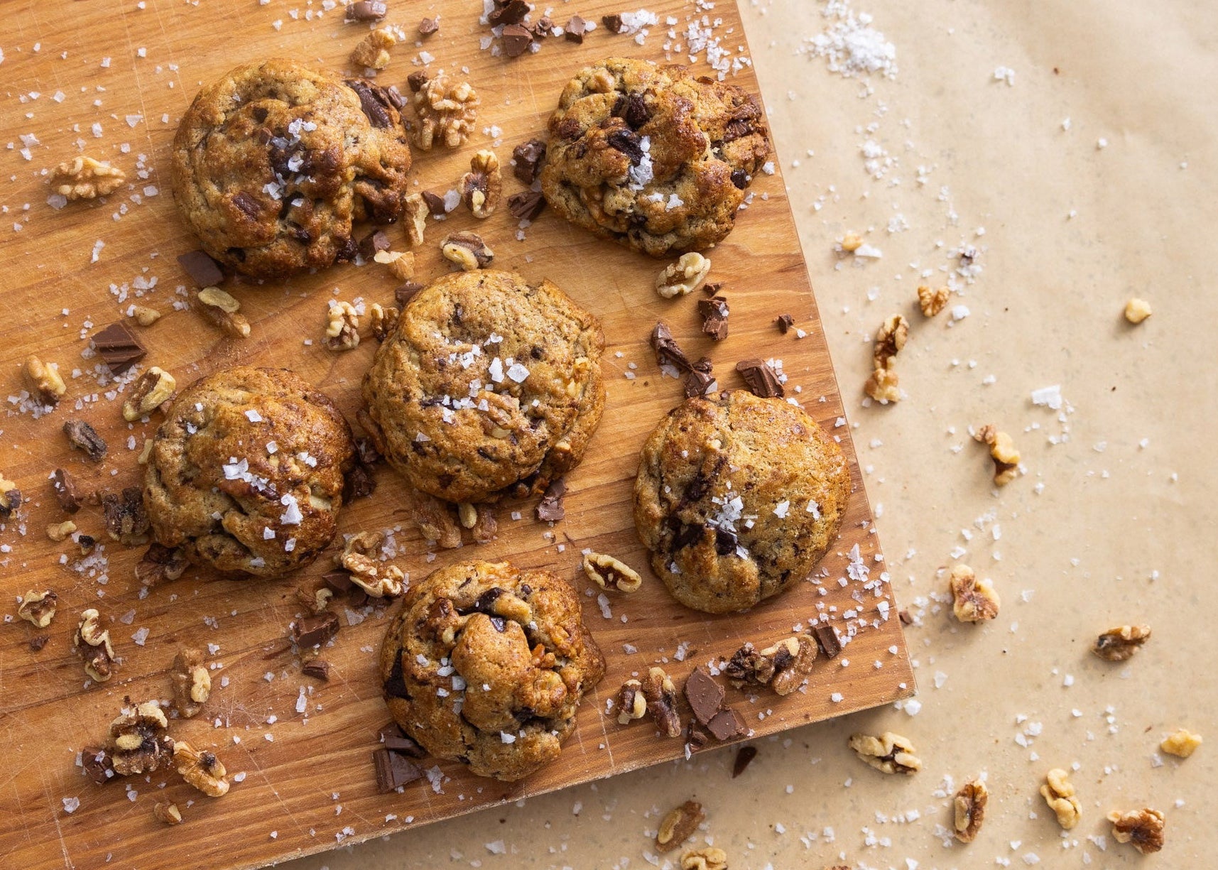 Chocolate Chip Walnut Cookie